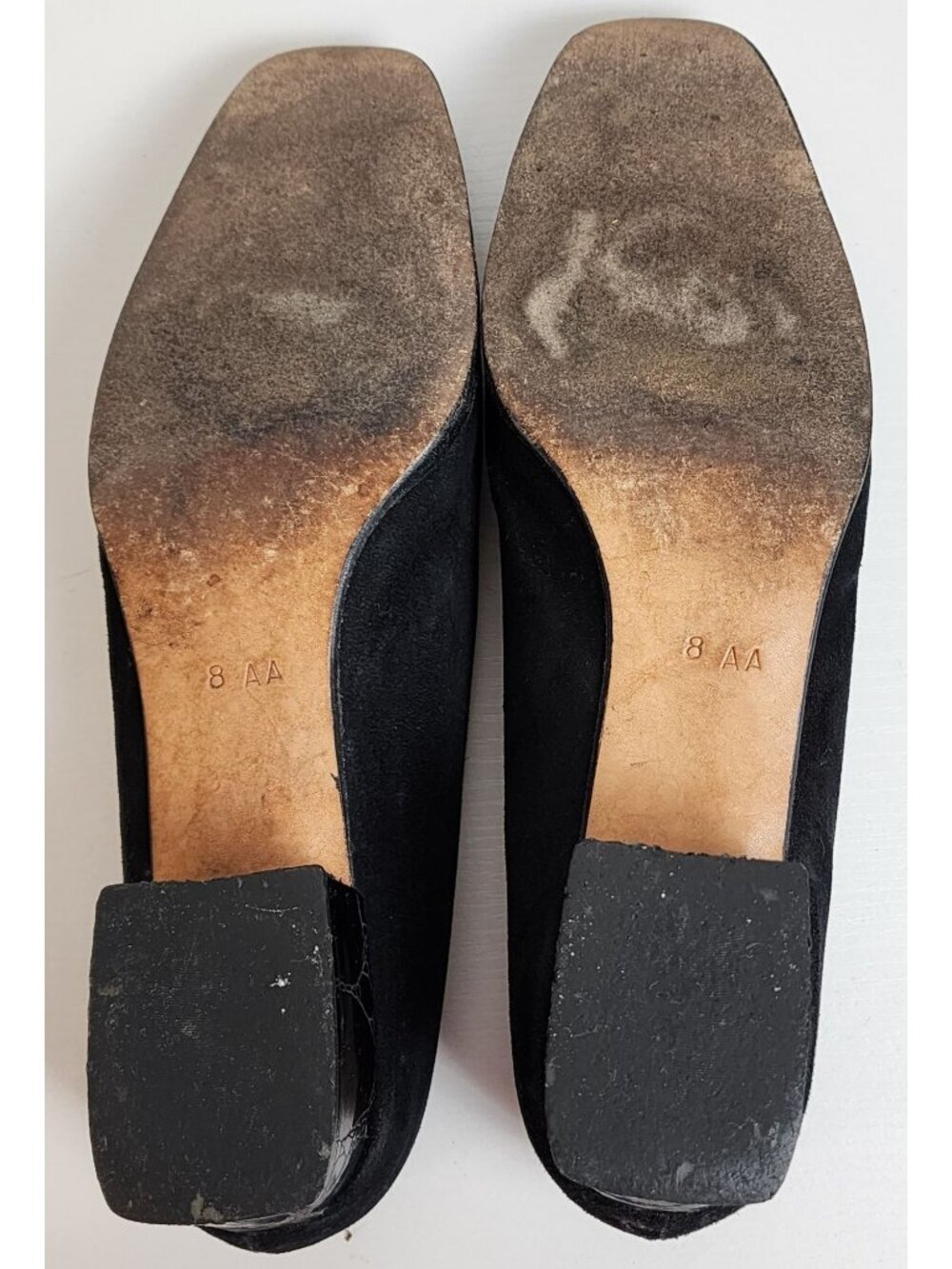 Vintage. PANCALDI Women's Italian Suede Pumps with patent Leather Cap toes. 1.5" - Picture 5 of 8